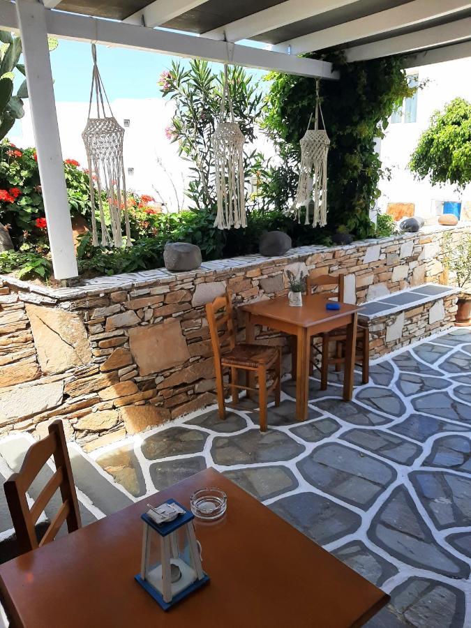 George'S Place Chora  Esterno foto